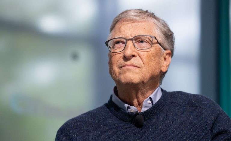 A e dini se sa fiton Bill Gates çdo ditë?