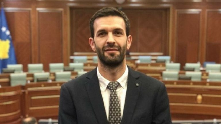 Deputeti i VV’së që pamundësoi votimin e Projektligjit për shëndetin riprodhues ishte Eman Rrahmani