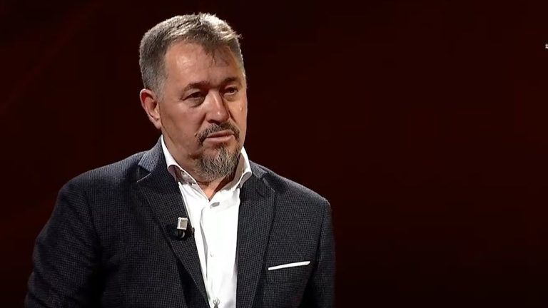 Sami Lushtaku dërgohet në zyrat e EULEX-it në Fushë Kosovë