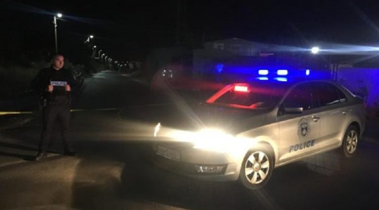 U sulmua nga tre persona, njëri nga ta e godet me thikë