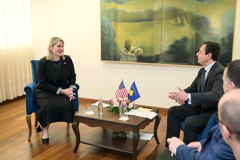 Nënsekretarja amerikane e Shtetit: Jemi thellësisht të përkushtuar për sigurinë e veriut të Kosovës