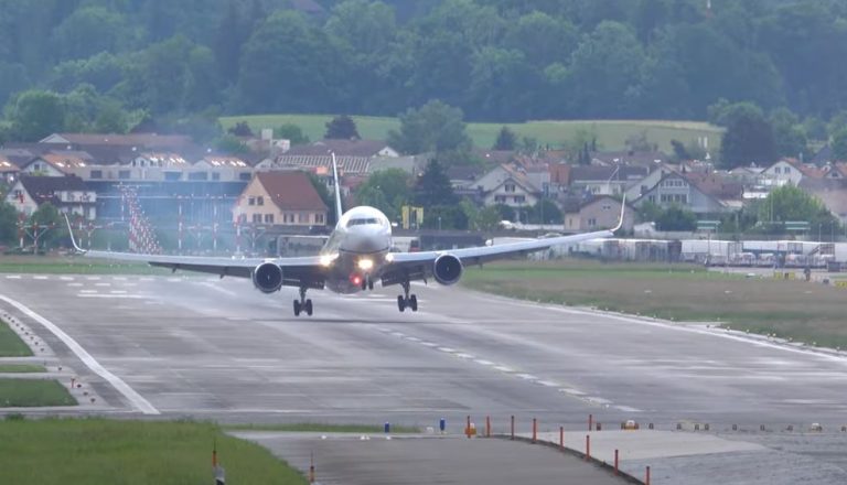 Aeroplani amerikan nuk arrin me të parën të ateroi në aeroportin e Cyrihut (Pamje)