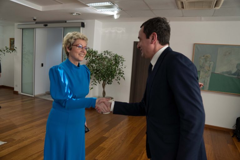 Kurti ‘ndërhyn’ edhe në fushatën zgjedhore në Preshevë – sot mban tubimin me Ardita Sinanin dhe Ragmi Mustafin