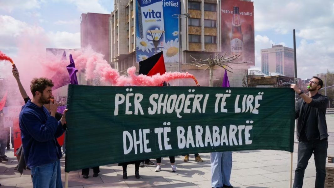 PROTESTA-PER-SHOQERI-TE-BARABARTE