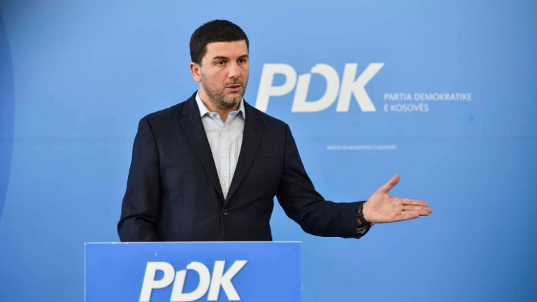 Krasniqi letër Kurtit, Abdixhikut e Haradinajt, ua propozon datat për zgjedhje: Ta shpërndajmë Kuvendin deri më 29 maj