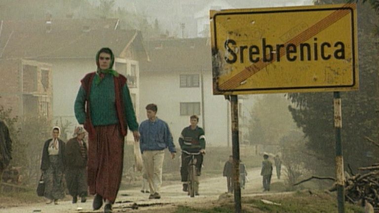 BE paralajmëron Serbinë: Kushdo që vë në dyshim gjenocidin e Srebrenicës s’ka vend në Evropë