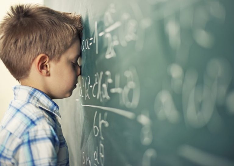 Arsyeja e vërtetë pse fëmijëve nuk u pëlqen shkolla