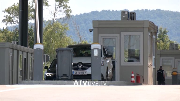 Qeveria “dorëlirë” me mërgimtarët