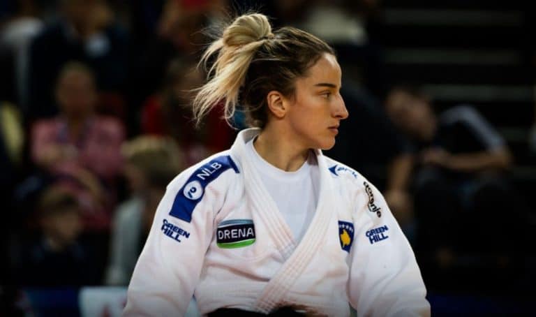 Distria Krasniqi fiton medaljen e argjendtë në Paris