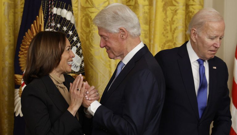 Bill dhe Hillary Clinton mbështesin Kamala Harris