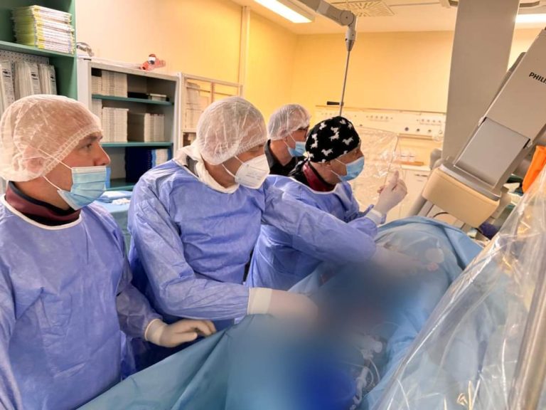 Për herë të parë në Kardiologji, kryhet një rast me defekt në murin që ndan dy atriumet e zemrës