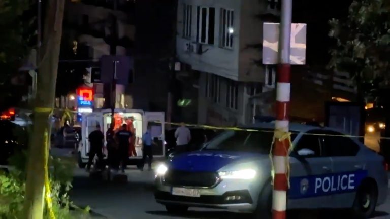 “Një i shtrirë në QKUK me antiplumb”, një i vrarë dhe pesë të plagosur nga të shtënat me armë mes Sekiraqëve dhe Capave