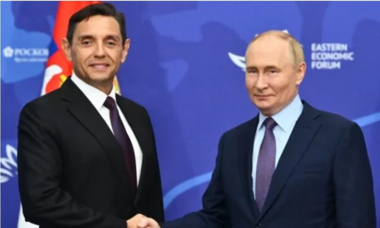 Zëri i Amerikës për takimin Vulin-Putin: Deri kur autoritetet serbe do ta “puthin dorën e perandorit”?