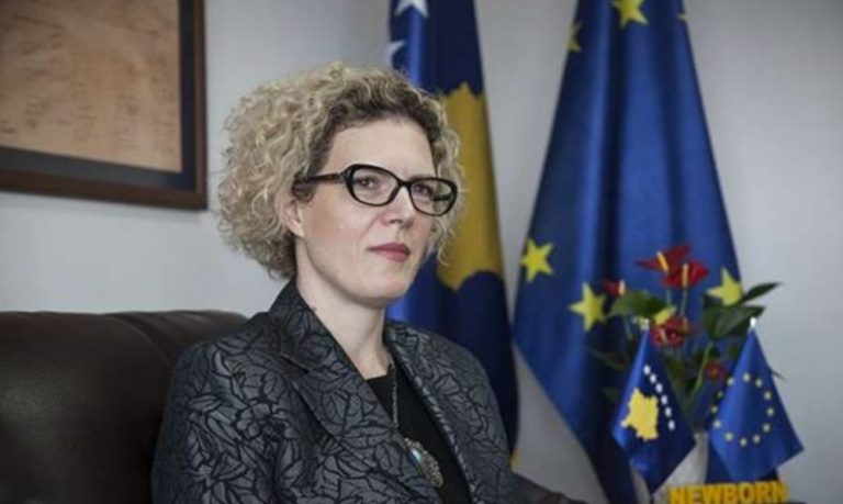 Ahmetaj: Presidentja Osmani është pjesë e aferave korruptive