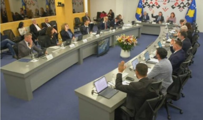 Qeveria miraton Programin Kombëtar për Mbrojtjen Gjithëpërfshirëse, Kurti e Maqedonci japin detaje