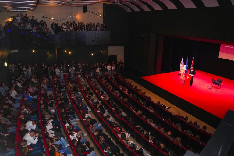 Mbahet ceremonia solemne e pritjes së studentëve të Kolegjit AAB për vitin akademik 2024/25