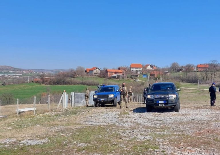 Hashim Thaçi vjen në Kosovë, pesë ditë pas vdekjes së babait