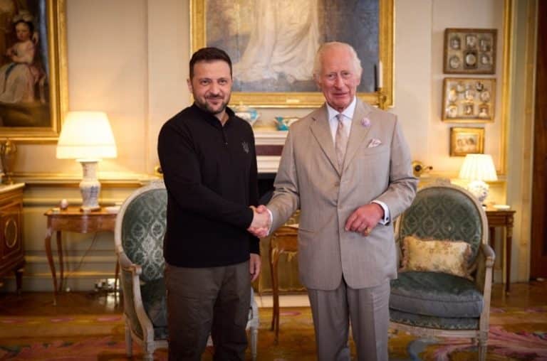 Zelenskyy në Londër, pritet takim me Mbretin Charles
