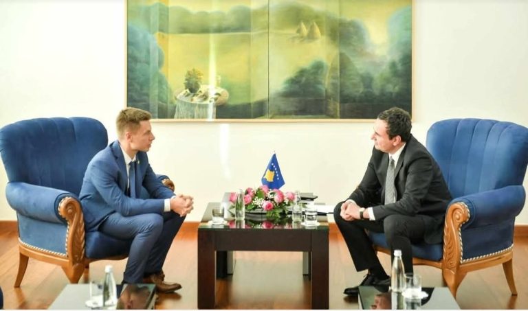 Deputeti i Ukrainës që u angazhua për njohje të Kosovës i del kundër Zelensky-it: Gaboi, duhet t’i kerkojë falje Trumpit