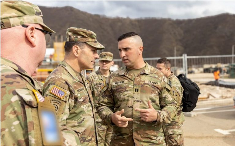 Gjenerali i ushtrisë amerikane për Evropë dhe Afrikë, viziton Bondsteelin dhe Camp Nothing Hill