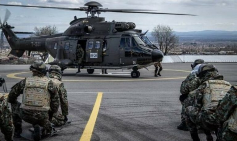 Ushtarët e KFOR-it trajnohen për përdorimin e helikopterit, në aktivitet kundër trazirave