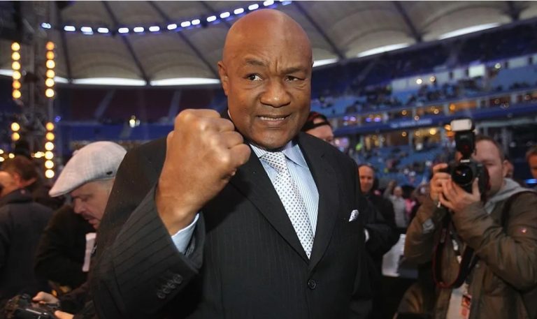 Legjenda e boksit George Foreman, ndërron jetë në moshën 76 vjeçare