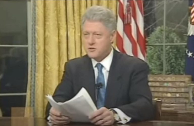Momenti kur Bill Clinton dha urdhër për nisjen e bombardimeve të NATO-s mbi ushtrinë dhe policinë serbe