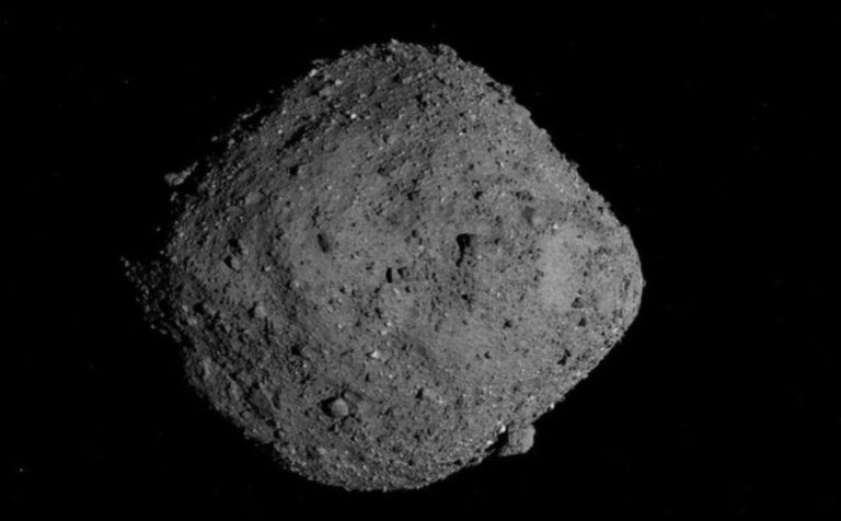 Shkencëtarët gjejnë ujë të lashtë, kripëra dhe molekula organike në asteroidin Bennu