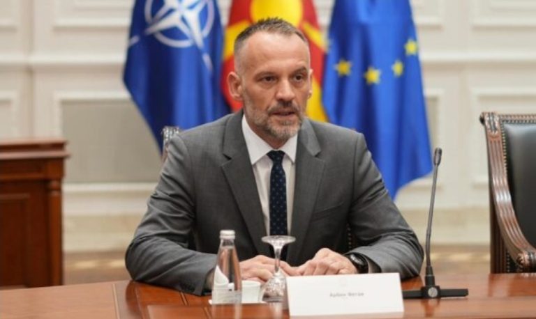 Ambasadës serbe në Shkup i pengon që ministri shqiptar e quan ditë historike nisjen e bombardimeve të NATO-s