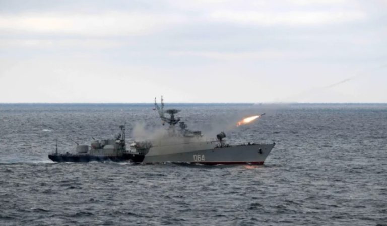 Rusia: Sanksionet duhet të na hiqen përpara se të fillojë armëpushimi detar në Ukrainë