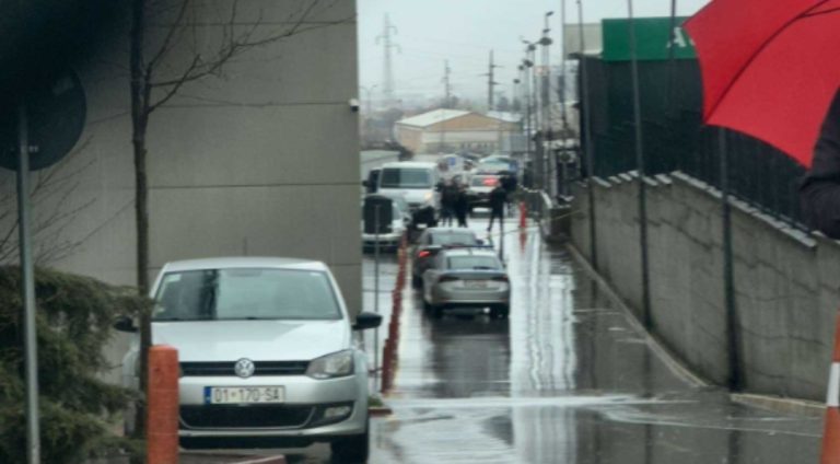 “Sipas të gjitha gjasave ka mbetur i palëvizshëm” – kjo është gjendja e punëtorit të sigurimit që u plagos në Veternik