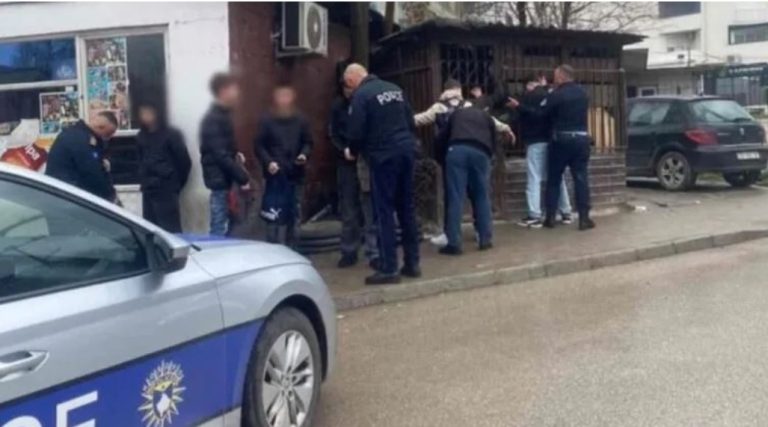 Ngjarjet e fundit tronditëse në Vushtrri, policia kryen kontrolle në tri shkolla