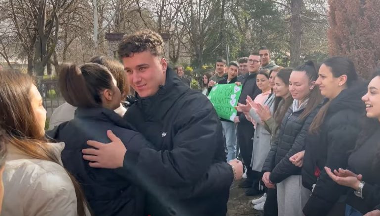 PAMJE: Kështu u prit i riu që i shpëtoi tragjedisë në Koçan