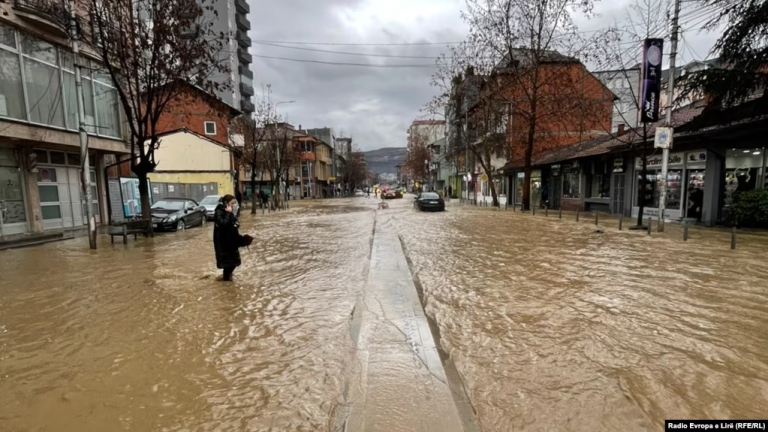 IHK paralajmëron vërshime në zonat me infrastrukturë të dobët