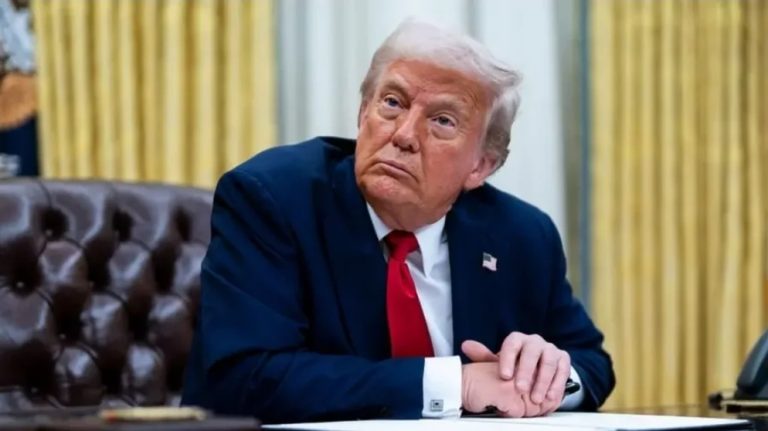 Bota në kaos/ Trump shpall tarifa gjithëpërfshirëse për aleatët dhe kundërshtarët, lista e vendeve që preken
