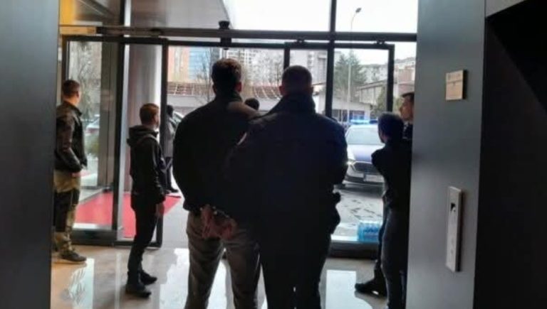 Protesta kundër shtrenjtimit të rrymës, arrestohen aktivistë që bllokuan ZRRE-në