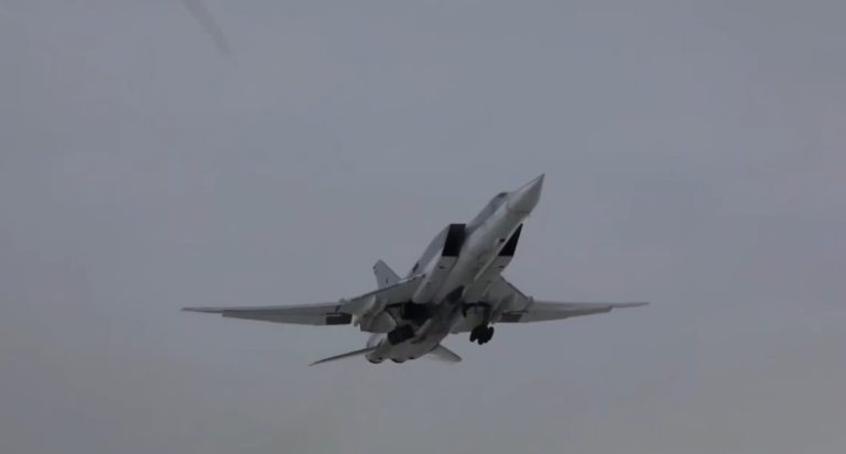 Pamjet: Avioni bombardues rus rrëzohet në Siberi: 1 i vdekur dhe 3 të mbijetuar