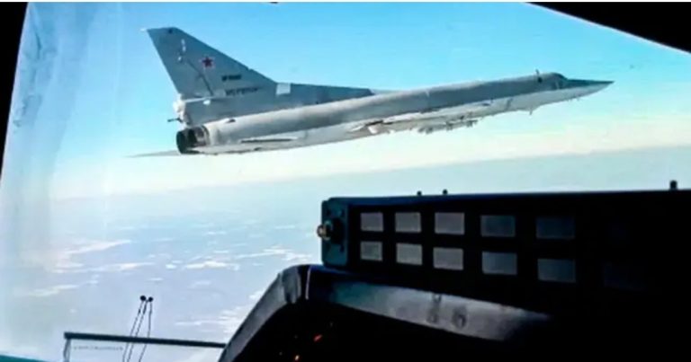 Putin humb bombarduesin supersonik, avioni ‘Backfire’ shpërthen në ajër