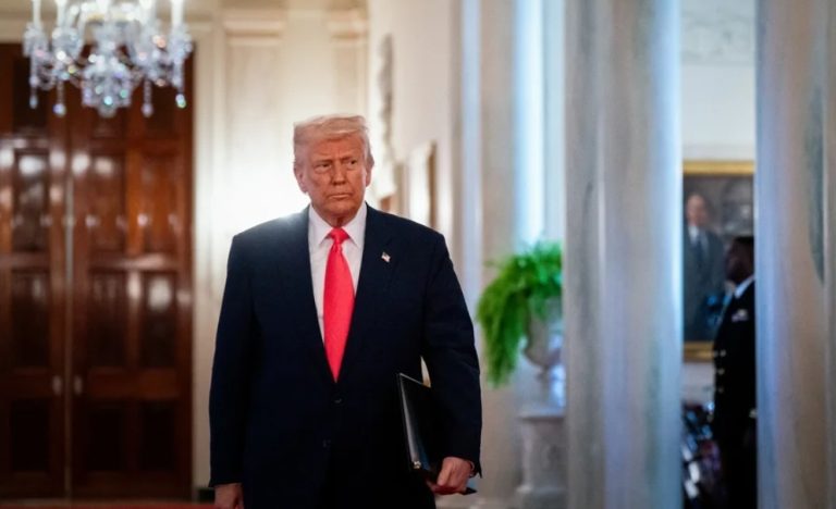 10 miliardë USD humbje nga tarifat, aleatët dhe financierët i kthejnë shpinën Trump