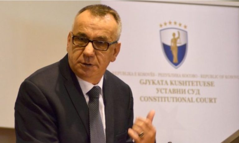 Hasani: Opozita mund ta çojë në kushtetuese zgjedhjen e kryeparlamentarit nëse LVV-ja e vonon