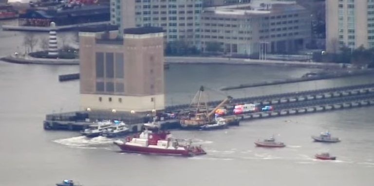 Tragjedi në New York! Rrëzohet helikopteri në lumin Hudson, humbin jetën e gjithë familja e turistëve