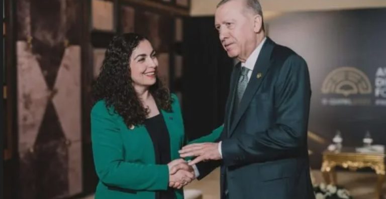 Erdogan ‘ngacmon’ Osmanin: Turqishten, herë po e mëson, herë po e harron
