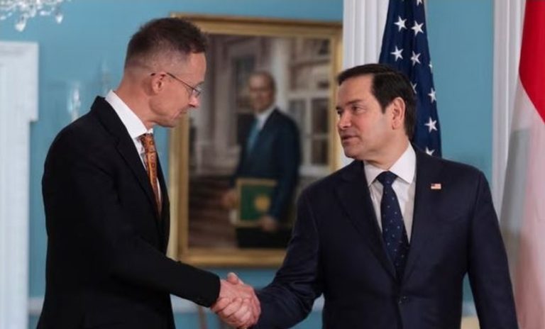 A ka shpresa edhe për Berishën? SHBA i heq ‘non grata-n’ zyrtarit të lartë hungarez!