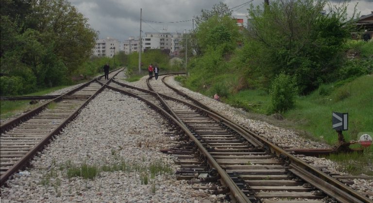 A duhet besuar hekurudha Tiranë–Prishtinë?