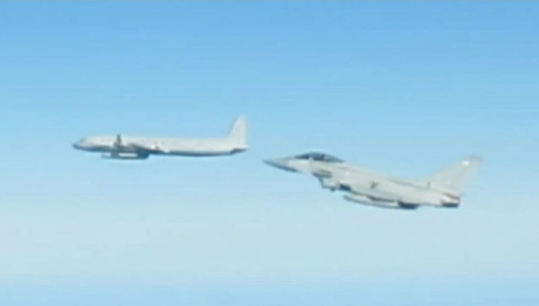 Aeroplanët britanikë ndalojnë ata rusë për të mbrojtur hapësirën ajrore të NATO-s.