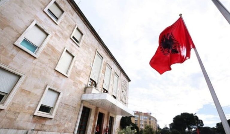 Shqipëria pezullon marrëveshjen për liberalizimin e vizave me Bejllorusinë