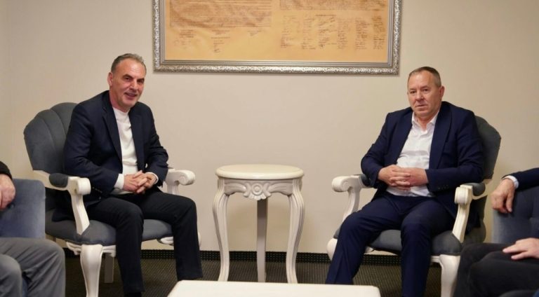 Limaj takohet me Gucatin: Nisma e përkushtuar të përmirësojë kushtet e veteranëve