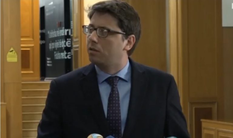 Murati: Kandidatura e Haxhiut s’do të ndryshojë, duhet konsensus politik