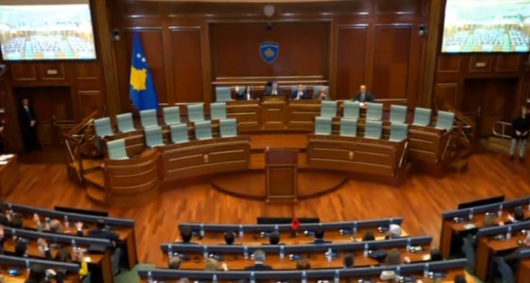 Kurti nëpërmjet Konjufcës si zakonisht e propozoi Albulena Haxhiun, Kuvendi s’e voton përsëri, i merr veç 57 vota