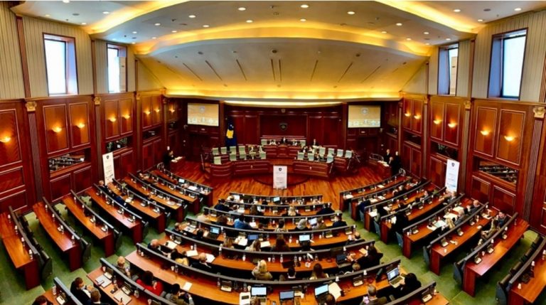 Seanca konstituive e Kuvendit vazhdon më 29 prill